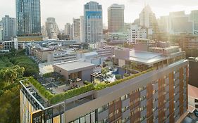 Eleven Hotel Bangkok Sukhumvit 11